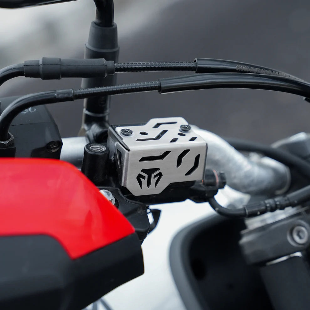 Moto Torque - FRONT MASTER CYLINDER GUARD SILVER FOR XPULSE 210