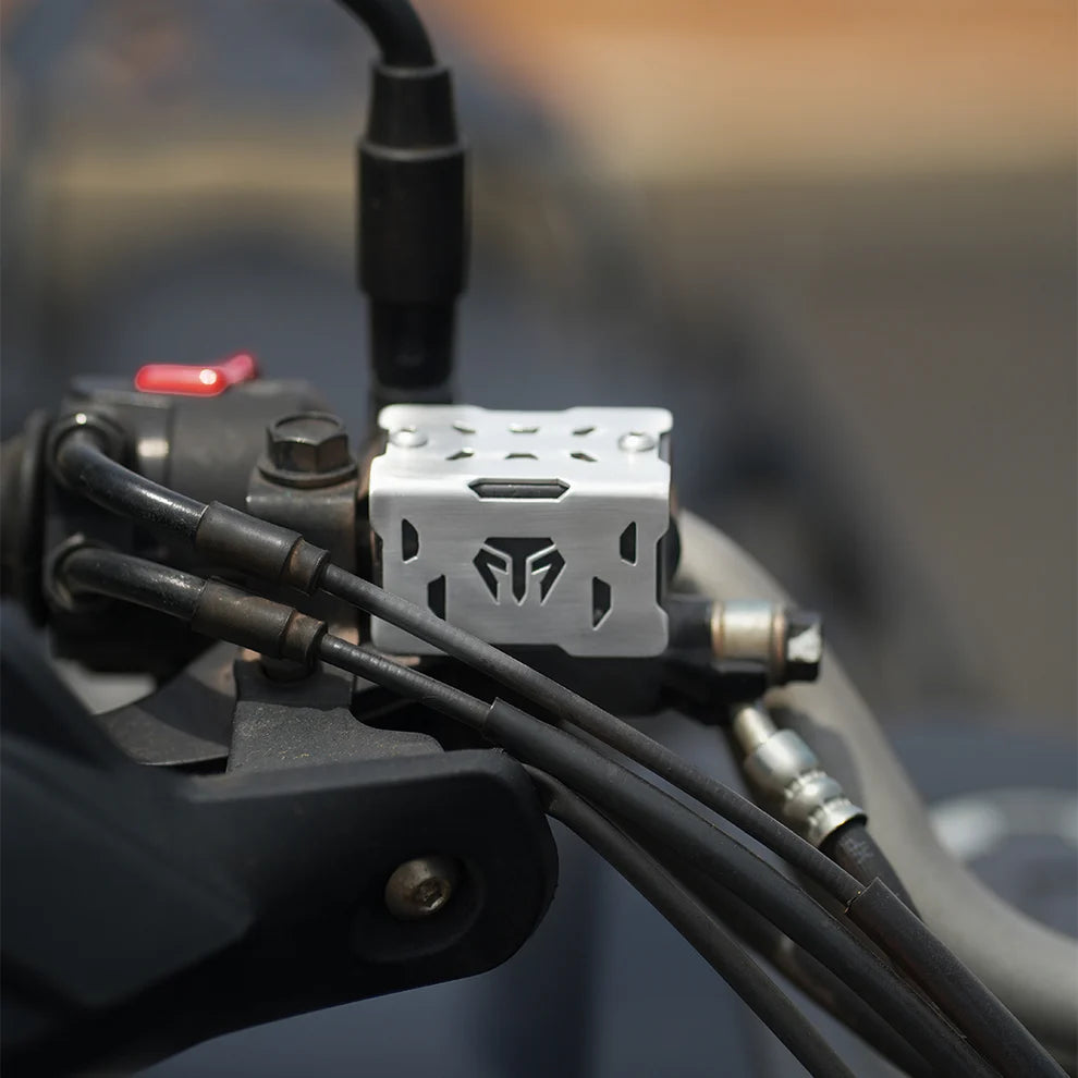 Moto Torque - FRONT MASTER CYLINDER GUARD (SS) HONDA CB 200X