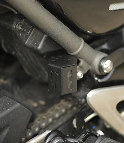 Moto Torque - RESERVOIR OIL GUARD FOR TRIUMPH SPEED 400