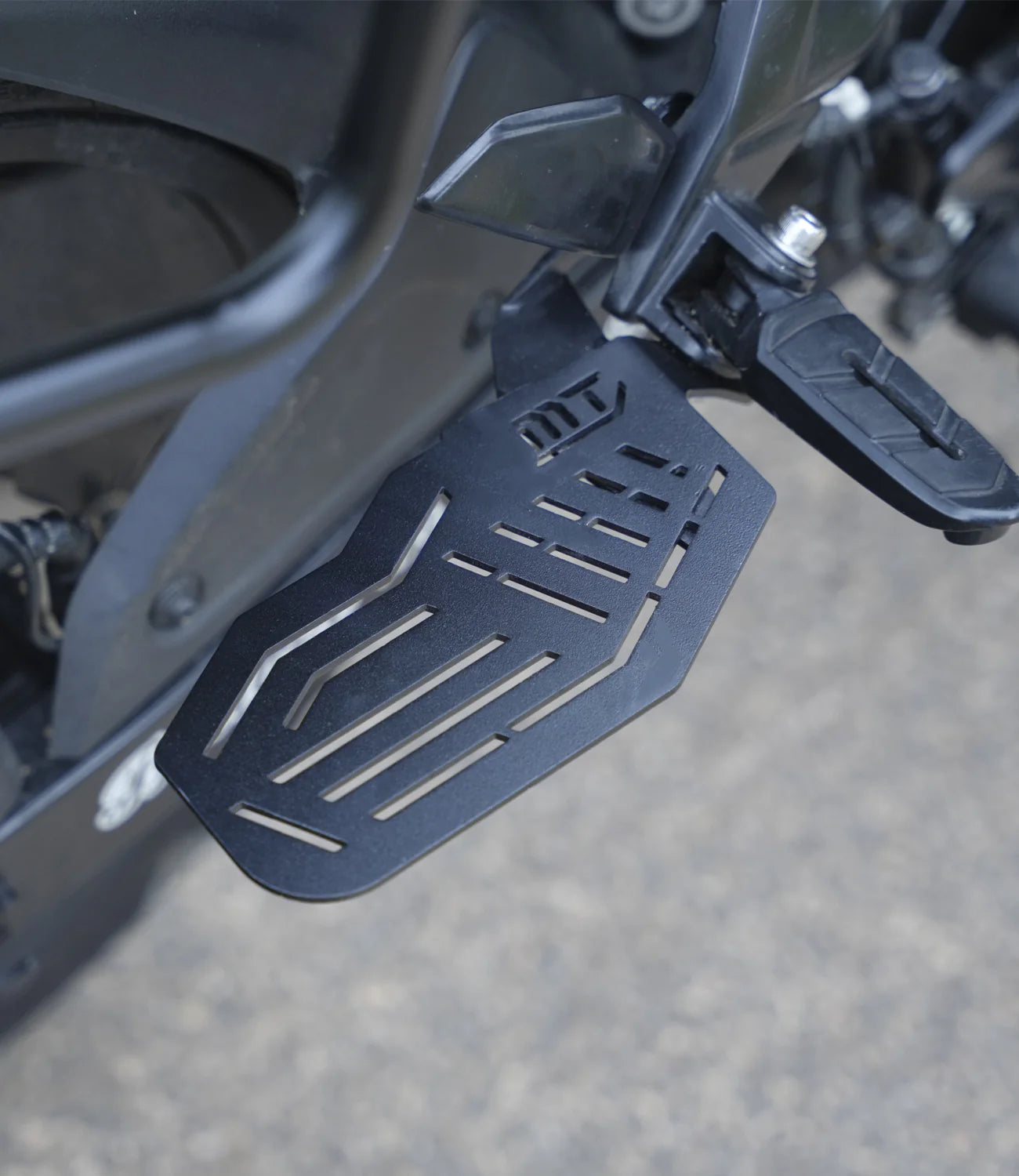 Moto Torque - PULSAR NS200 - FOOTREST (SET)