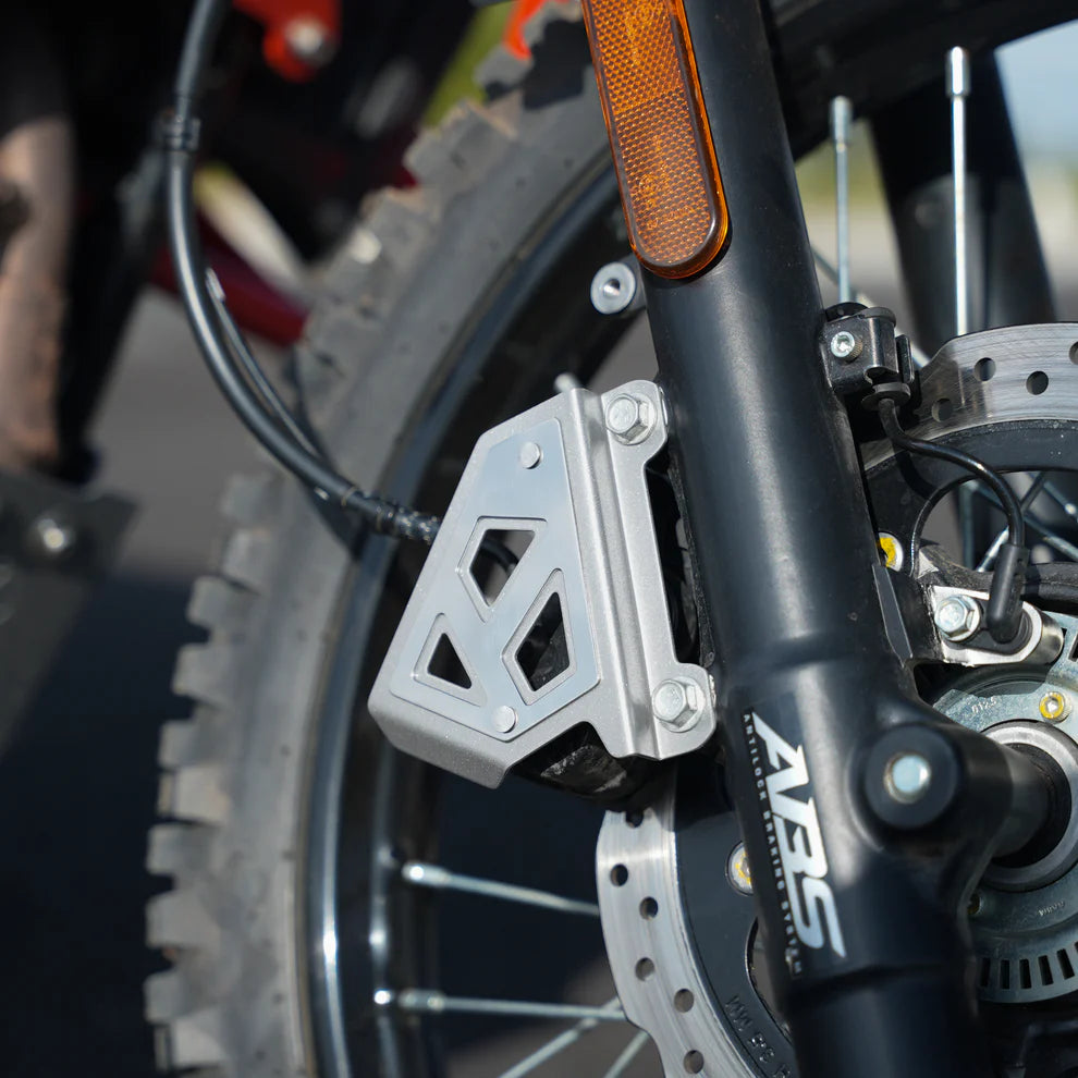Moto Torque - FRONT CALIPER GUARD SILVER FOR XPULSE 210