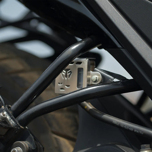 Moto Torque - RESERVOIR OIL GUARD FOR HONDA CB 200X (SS)